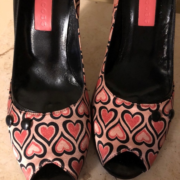 NIB MARC JACOBS FAB HEARTS PINK 9 - Picture 2 of 13